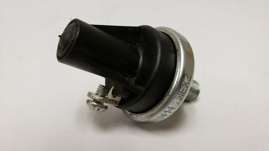 USED - John Deere Oil Pressure Sender - GG090-32161 - UEP058